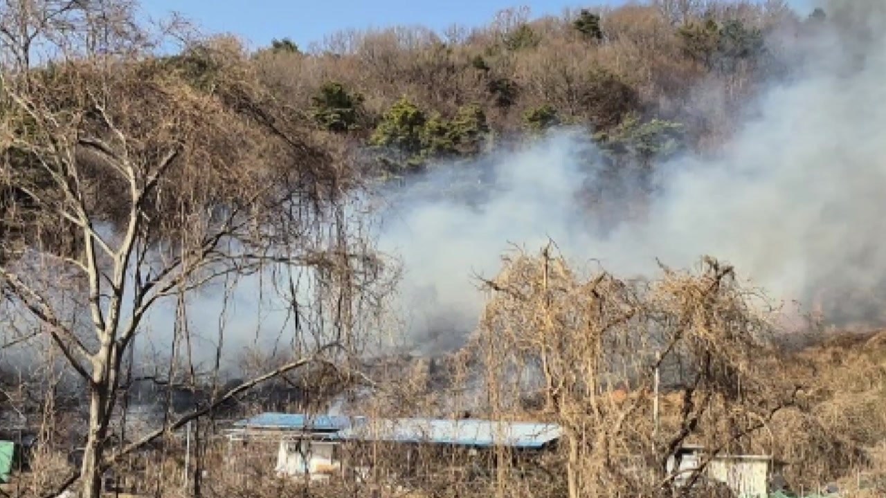 전남 순천 산불 2시간여 만에 진화 / YTN