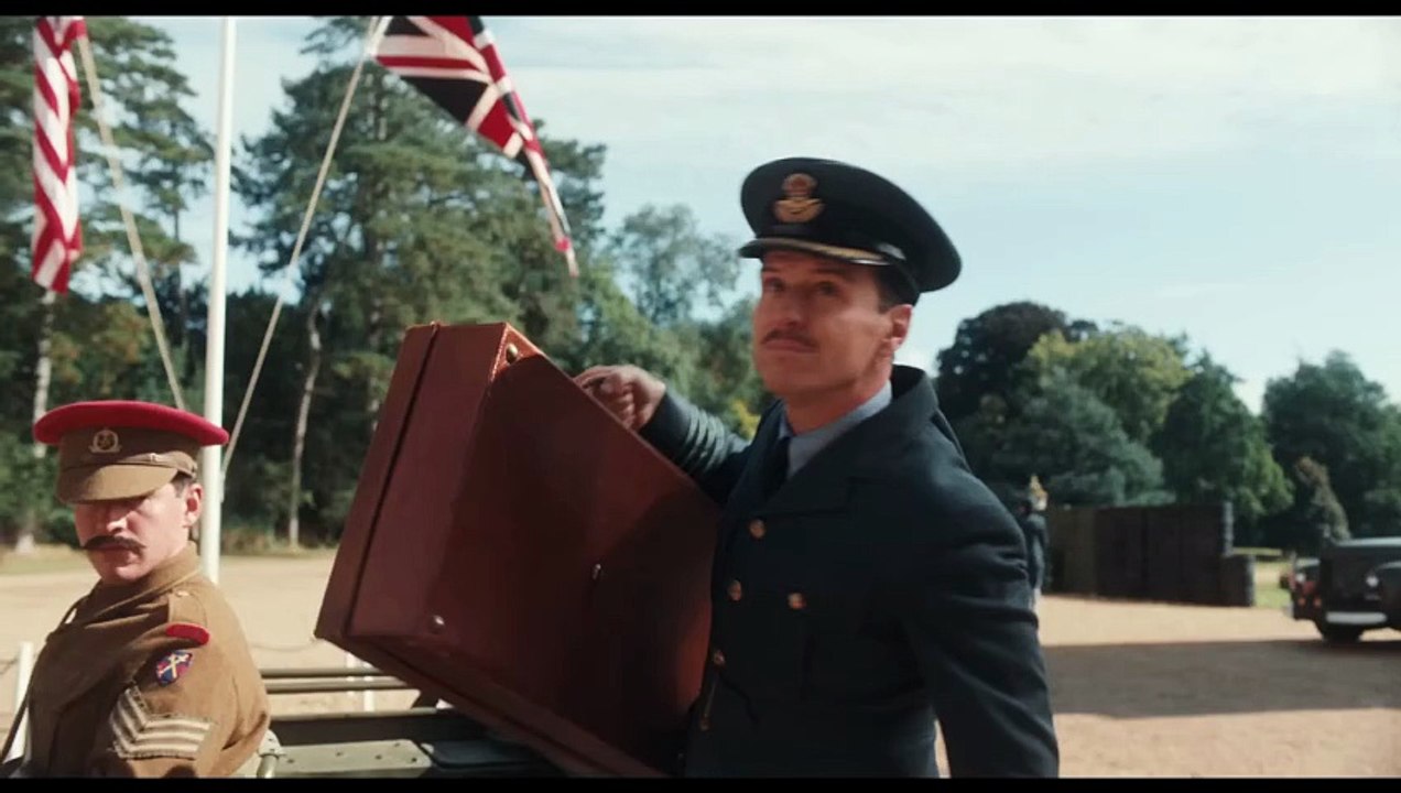 Pressure erzählt mit einer Star-Besetzung, warum das Wetter so wichtig für einen der entscheidenden Momente des 2. Weltkrieges war