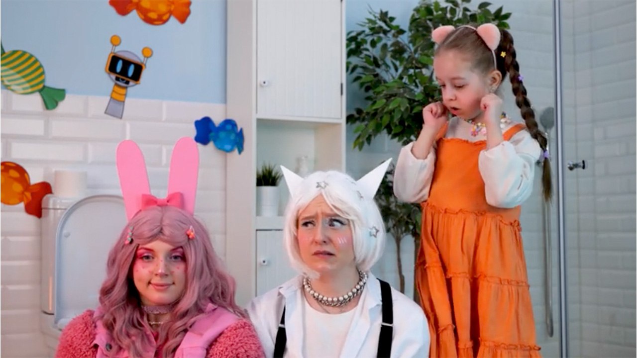 🎨😱🍭 Paint With Candy 🍭 Hair Brush DIY Hack