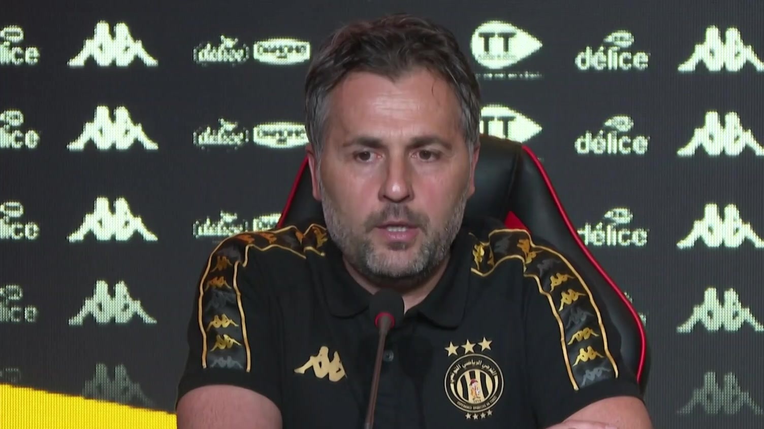 الترجي الرياضي التونسي يقدّم مدربه الجديد باتريس بوميل لوسائل الإعلام