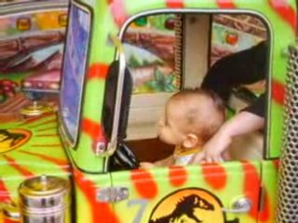 Yanis 9 mois au manege avec tata