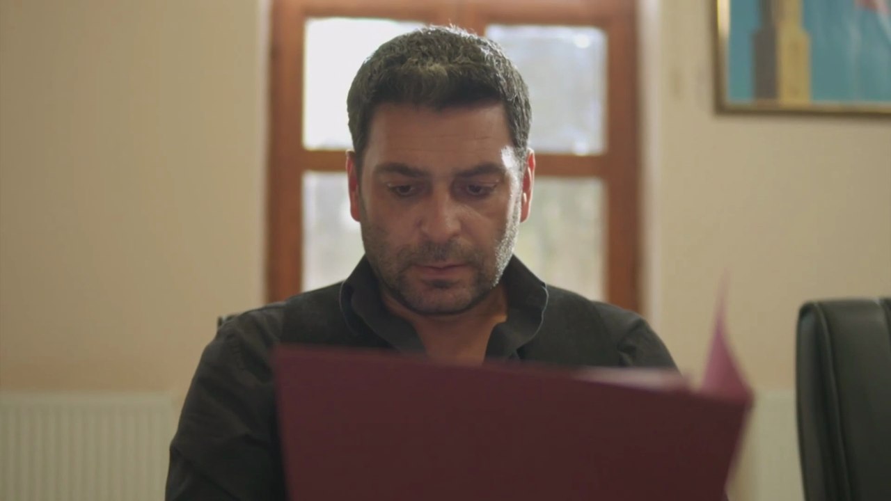 En tierra lejana (Uzak Şehir) - Capítulo 4 1/2