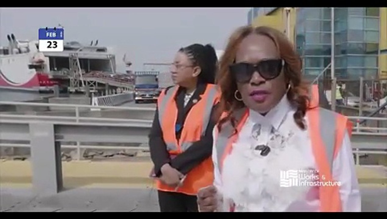 MINISTER SAYS NO CARGO BACKLOG AT PORTS