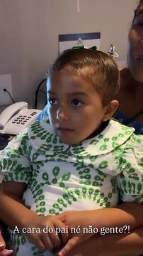 Lore Improta mostra rosto do filho para Liz e menina reage; assista