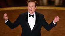 Conan O'Brien disfruta de 'la libertad de ser él mismo de diferentes maneras' después de dejar la televisión nocturna
