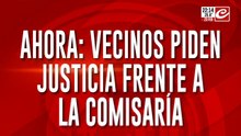 Vecios piden justicia frente a la comisaria