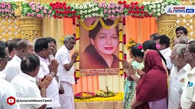 முன்னாள் முதல்வர் ஜெயலலிதாவின் 78-வது பிறந்த தினத்தை முன்னிட்டு மலர் தூவி மரியாதை
