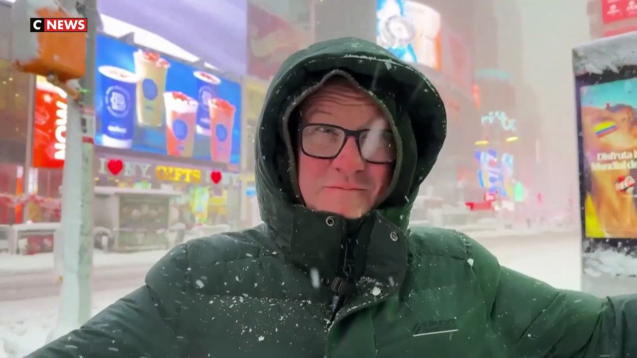 New York touché par une tempête et une vague de froid historique avec  près de 600.000 foyers sans électricité