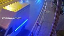 ภาพวงจรปิด อดีตแฟนเก่าขับกระบะตู้ทึบจอดซุ่ม ก่อนไล่บี้พุ่งชนสองผัวเมียดับ