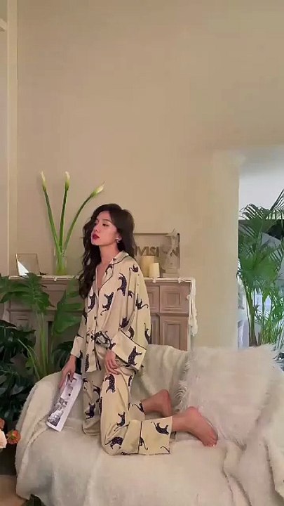 Outfit ideas for lounging at home | loungewear outfits #viral