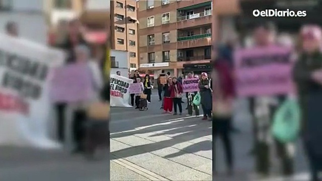Protestas a las puertas del ayuntamiento de Mostoles
