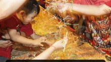 Families cherish bonds with mass yee sang tossing