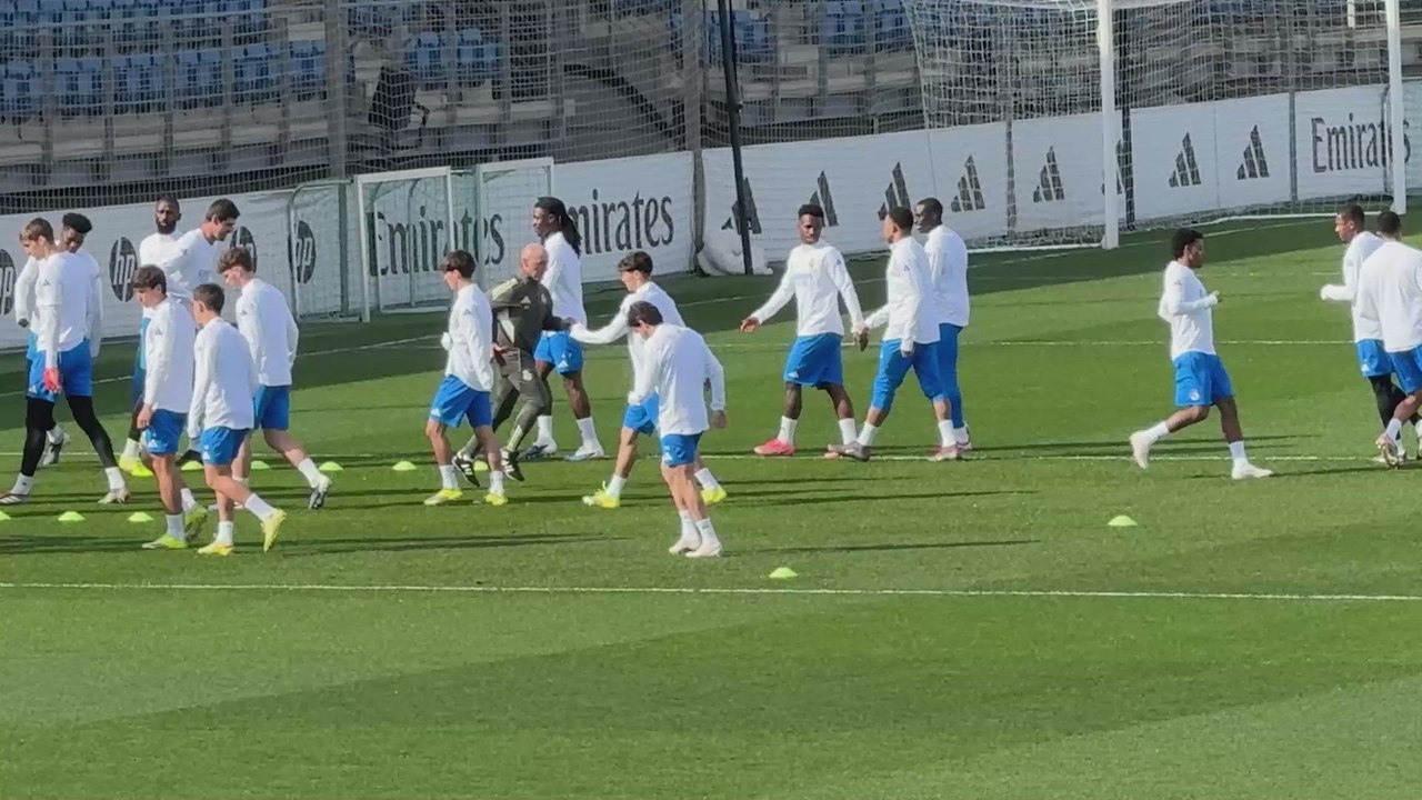 Complicidad entre Vinicius y Mbappé antes de recibir al Benfica en Champions