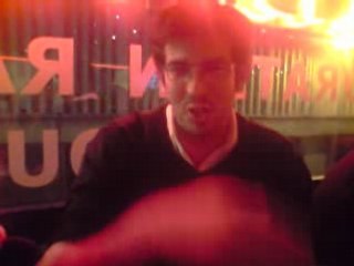 Lump déballe des couverts