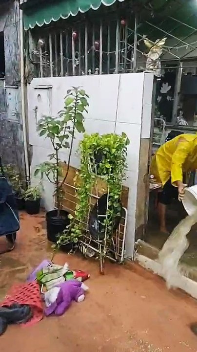 “Os moradores pedem socorro!”: chuva deixa morte e destruição em São João de Meriti