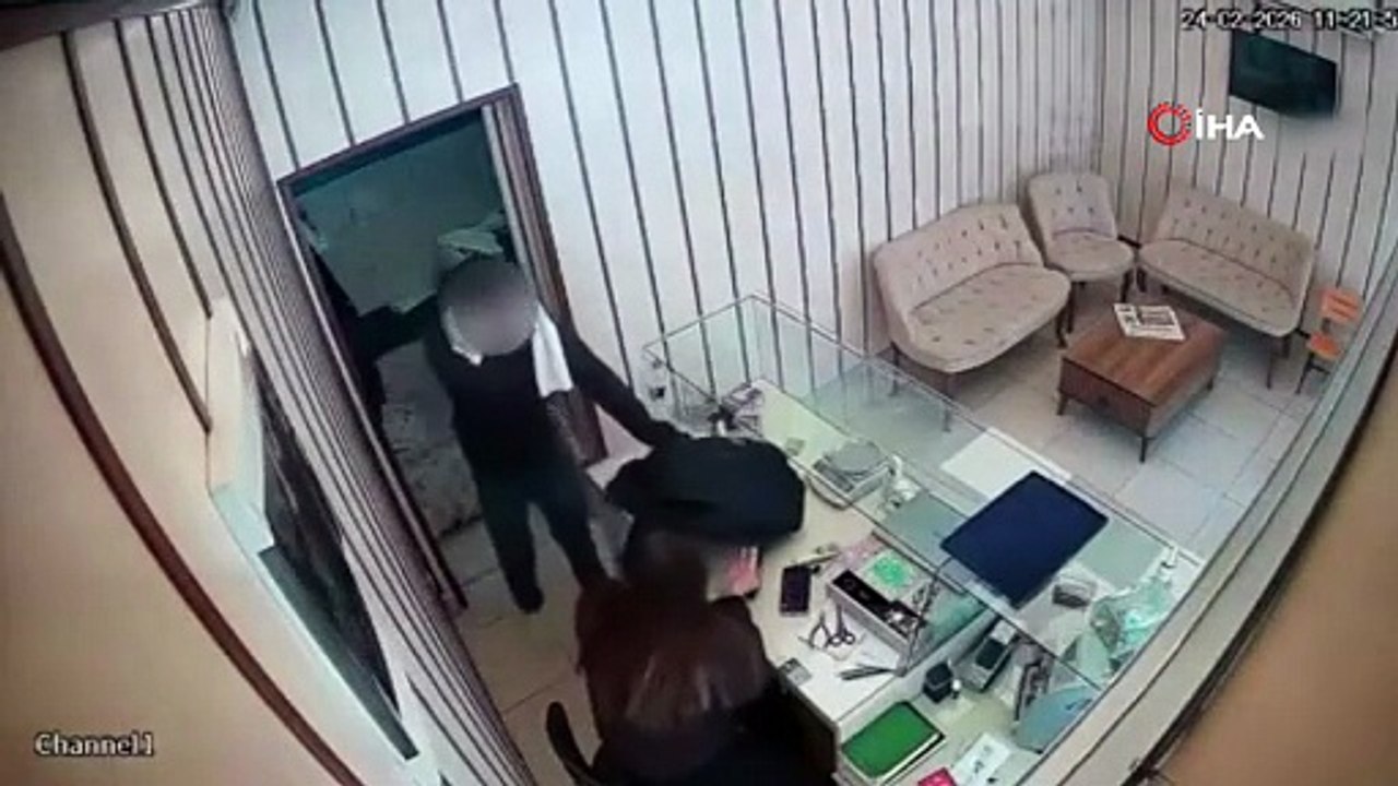 Çığlık ve panik butonu şüpheliyi kaçırdı! Kuyumcuda panik anları