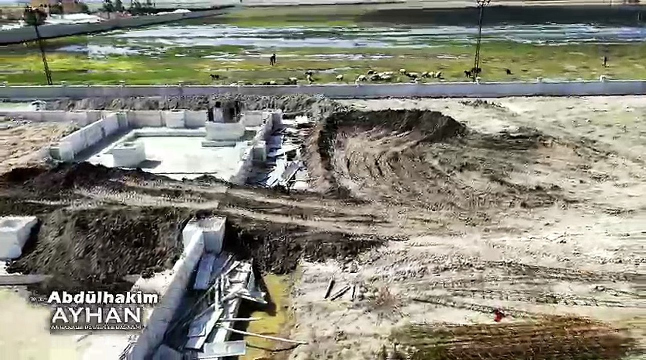 Akçakale'de Spor Tesisleri İçin Hummalı Çalışma: Gençlere Modern Alanlar Kuruluyor