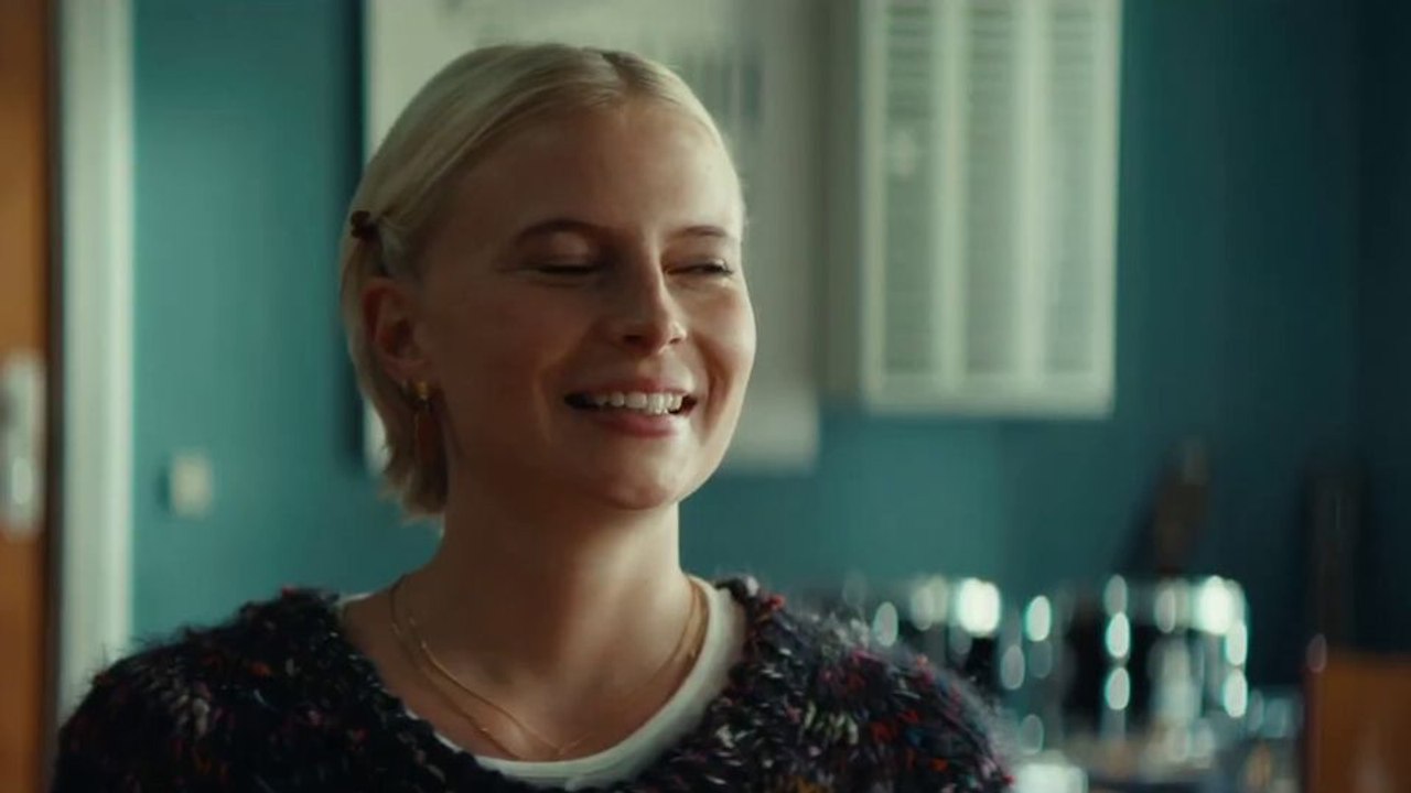 Pretty Young Love Trailer DF