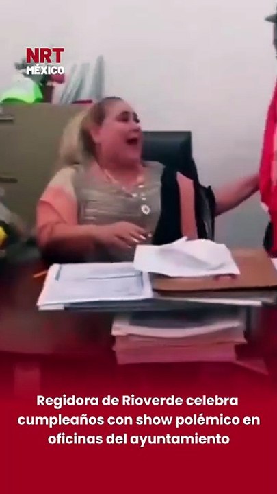 🎥 En redes sociales circula un video donde Rosa María Huerta, regidora del Partido Verde en Rioverde, aparece celebrando su cumpleaños dentro de su oficina en el Ayuntamiento.
