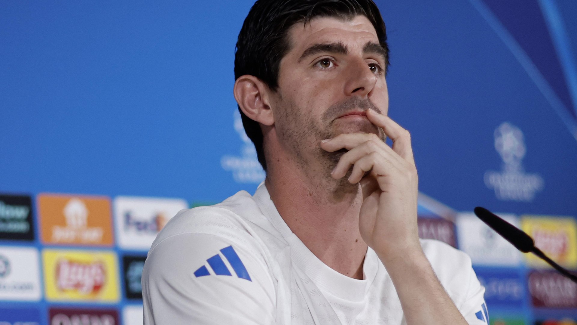 Courtois, contra Mourinho: "Es decepcionante usar la celebración de Vini para justificar el insulto"