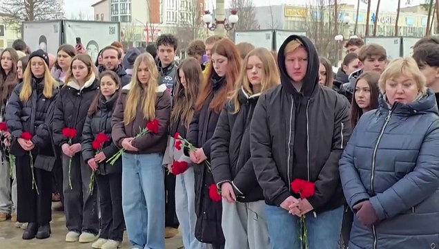 Τέσσερα χρόνια από την εισβολή στην Ουκρανία: Πένθος στην περιοχή του Κιέβου, μάχες στα ανατολικά