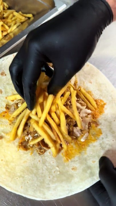 French Tacos Viande Escalope & Kebab Gratiné Raclette & Lardons. #BR3 #tacos #FrenchTacos #eating #halal