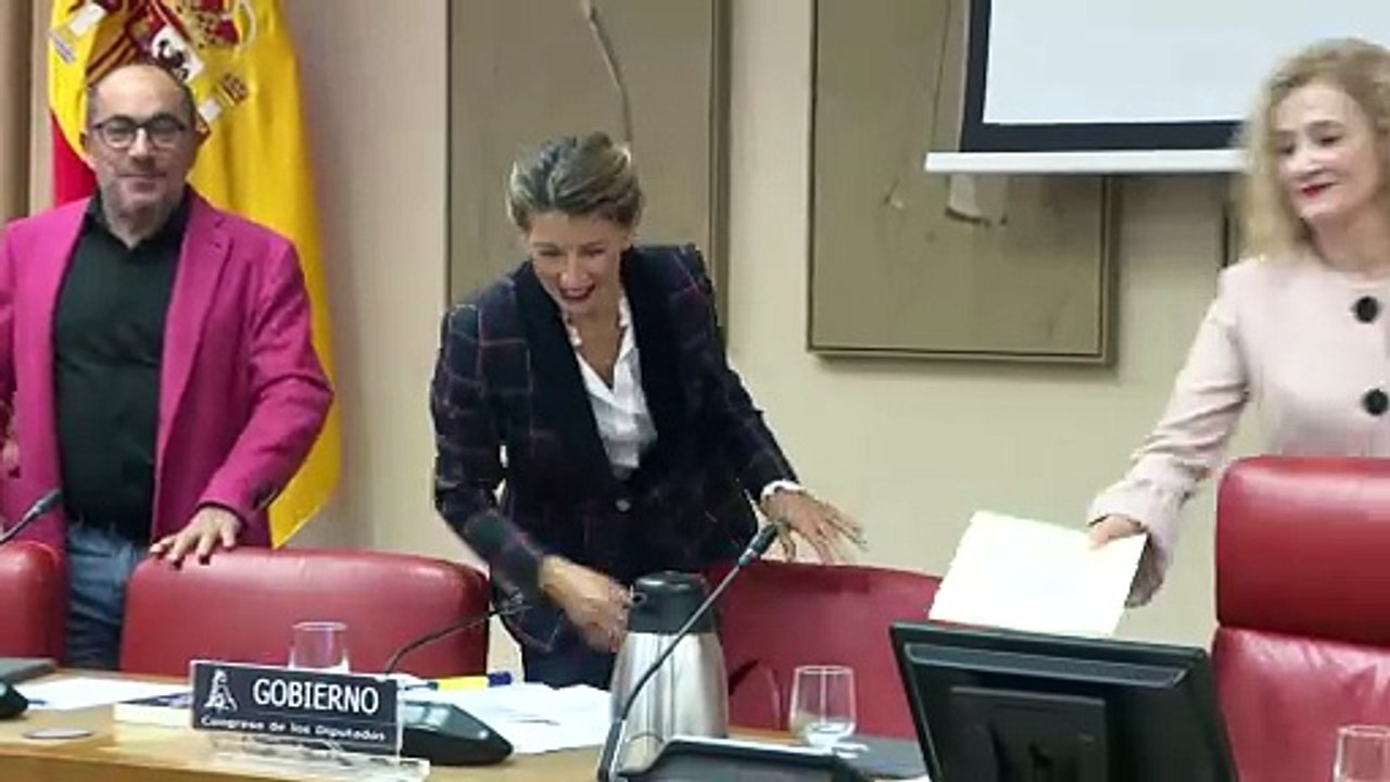 Julio Iglesias demanda a Yolanda Díaz por acusarle de "esclavitud" contra sus trabajadoras