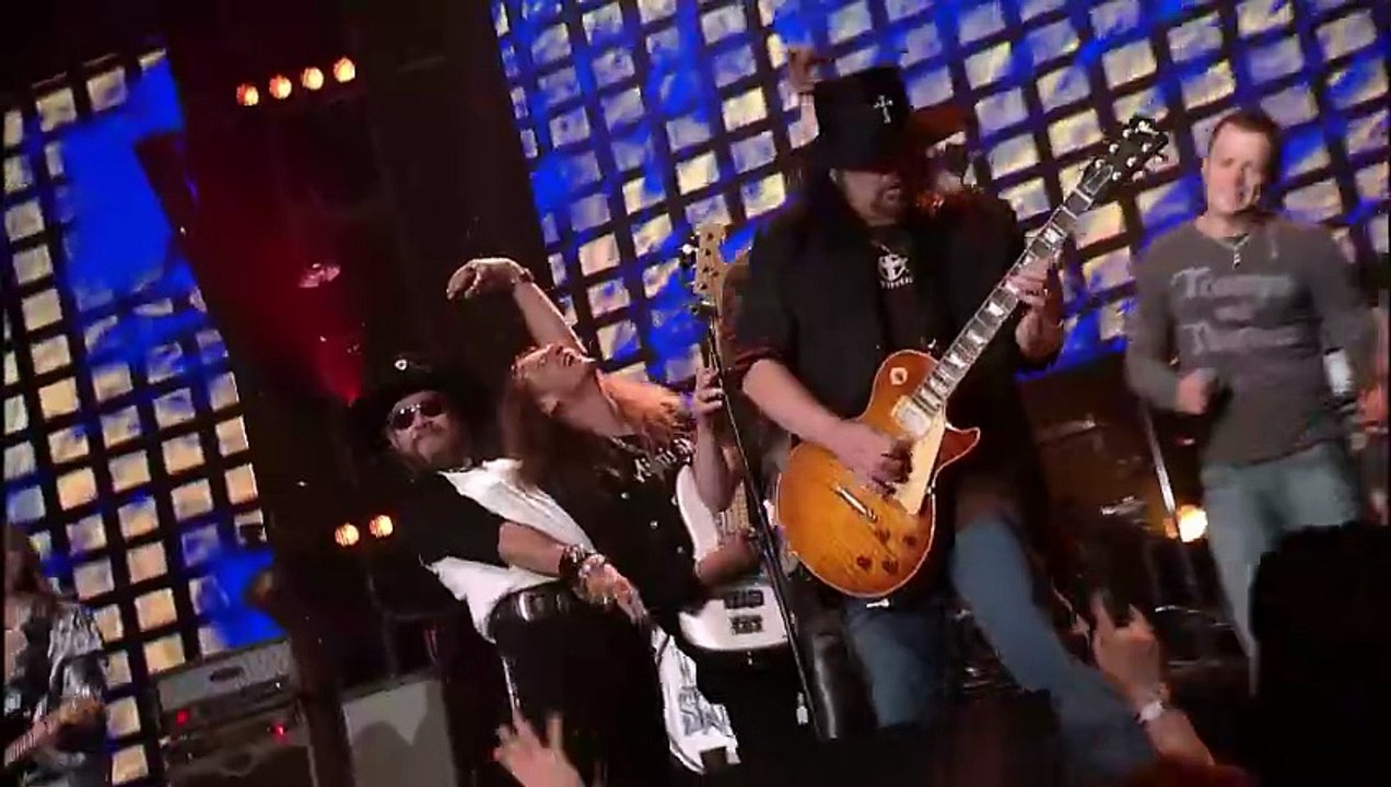Call Me the Breeze (ft. Bo Bice, Hank Williams Jr & 3 Doors Down) - Lynyrd Skynyrd (live)