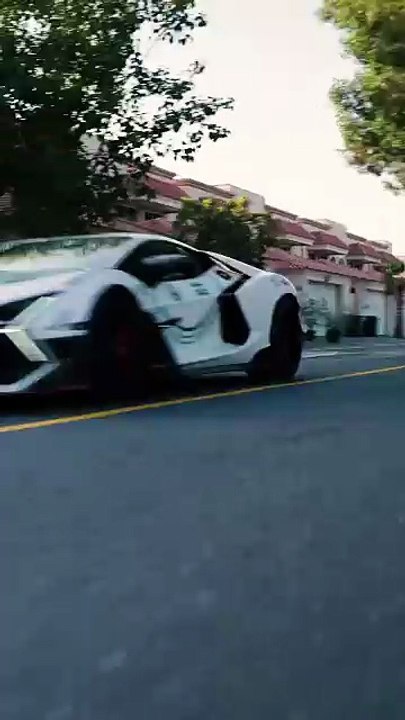 MANSORY x Dubai Police Lamborghini Revuelto – 1015 PS auf Streife 🚓💨 #mansory #dubaipolice #revuelto