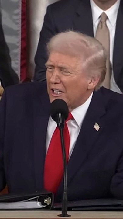Ilhan Omar and Trump trade barbs during SOTU