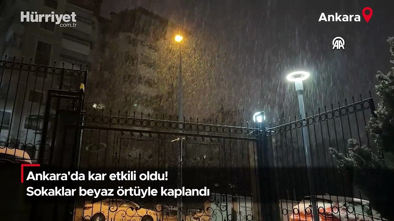 Ankara'da kar yağışı: Sokaklar beyaz örtüyle kaplandı