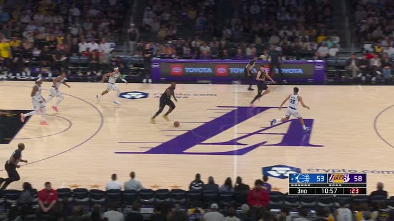 LeBron soars with monster slam