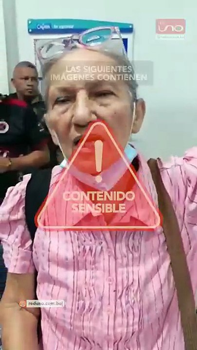 Una anciana mur1ó segundos después de dar esta entrevista mientras peleaba por sus medicamentos en un dispensario sanitario en Cúcuta.