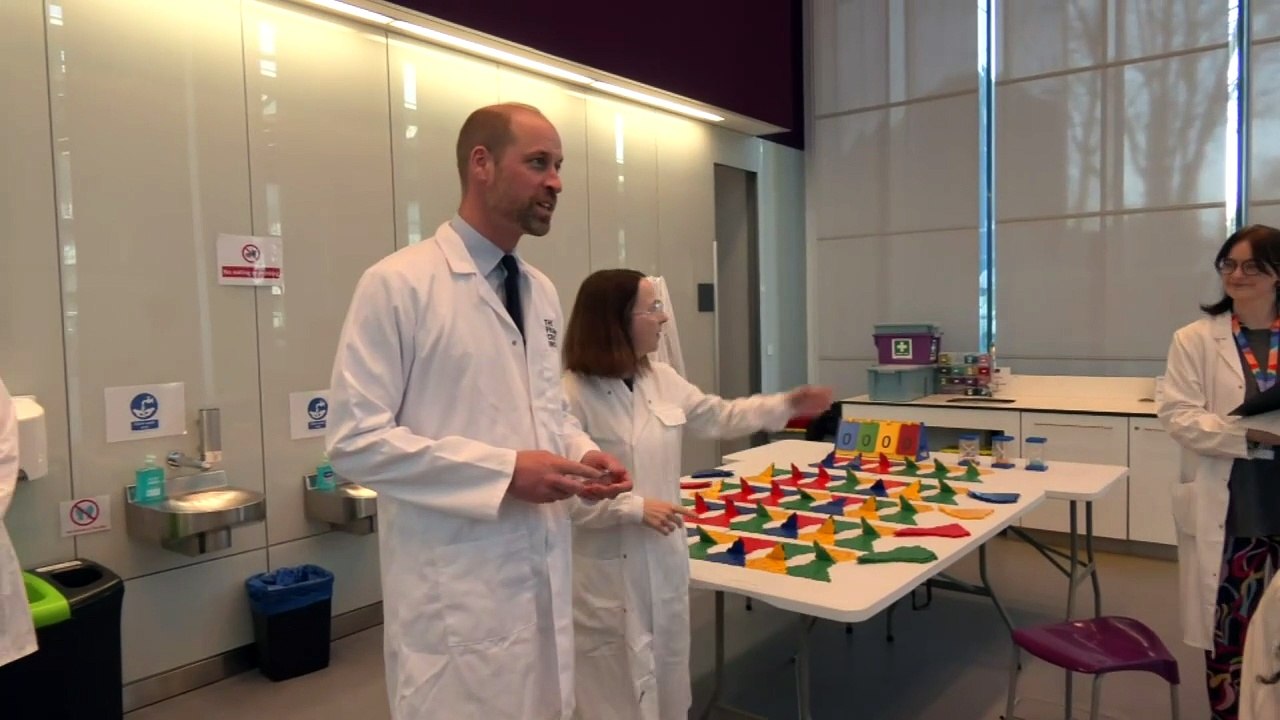 William joins A-level students at Francis Crick Institute