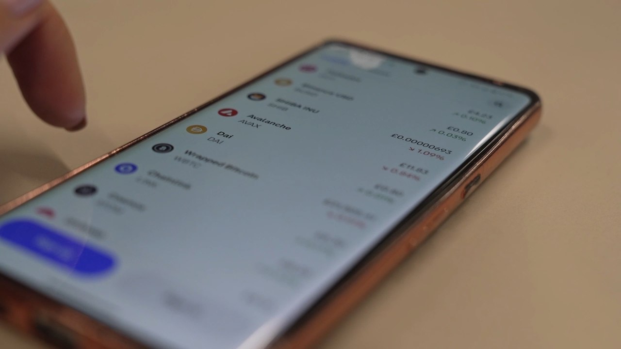 MPs urge temporary ban on crypto donations to political parties