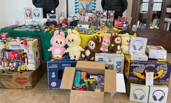 Catania, sequestro alla “fera o luni”: 2mila articoli contraffatti su bancarella ambulante (25.02.26)