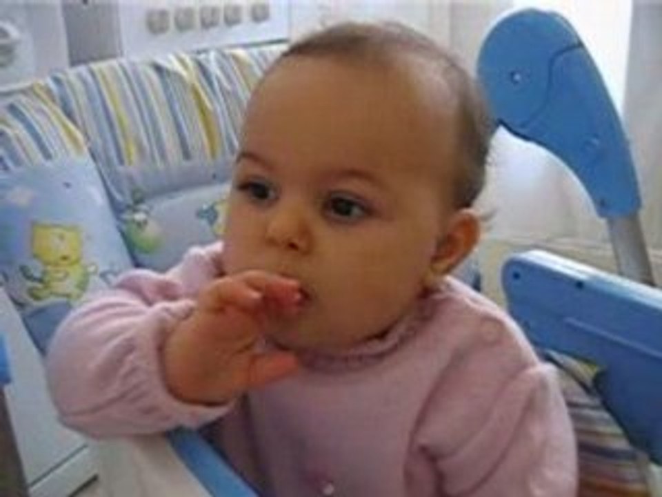 Manon rigolote le 17 mars 2006