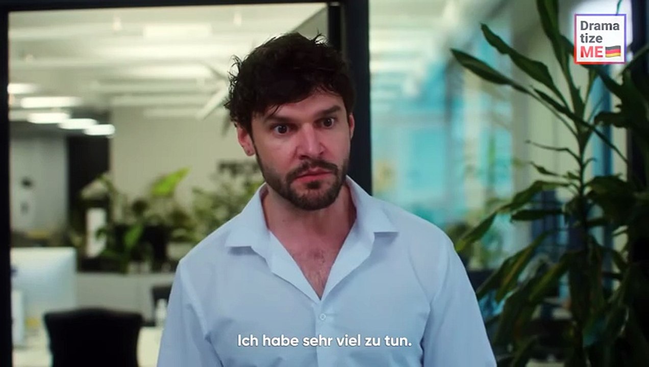 Woman surprises colleague with saucy one-on-one conversation [Deutsche Untertitel]