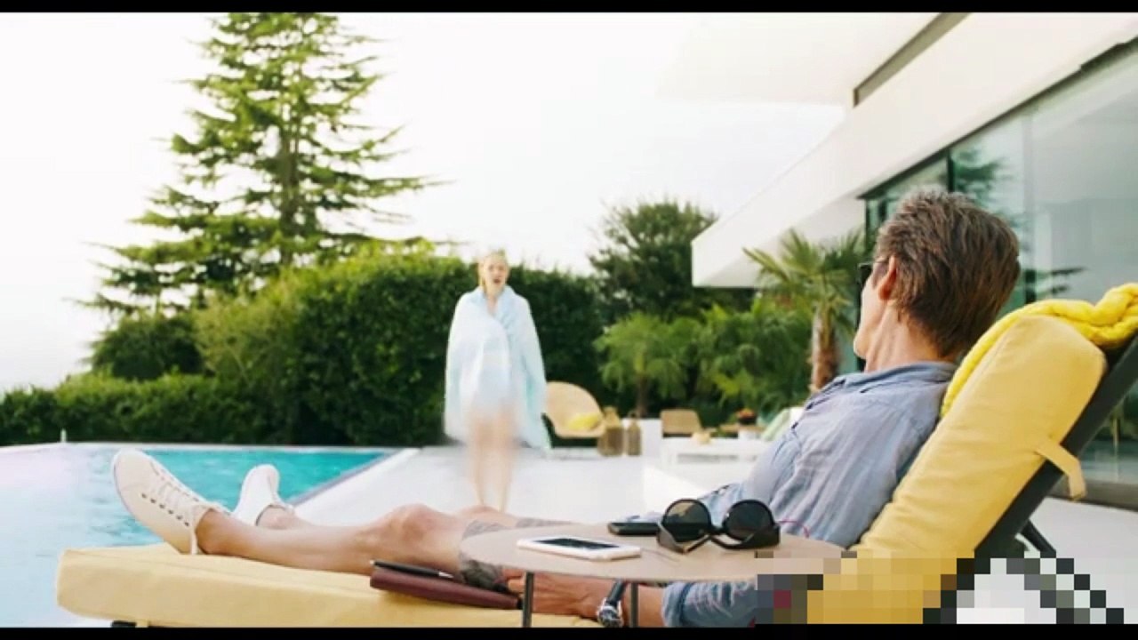 House Breaks The Laws of Physics, It's 5 Feet Larger on the Inside Than on the Outside, movie recaps