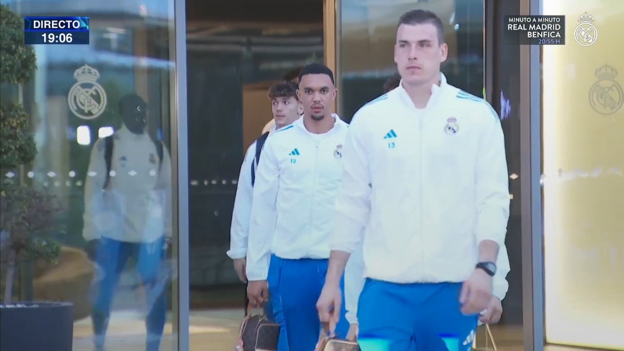 Salida Real Madrid al Bernabéu | Madrid - Benfica