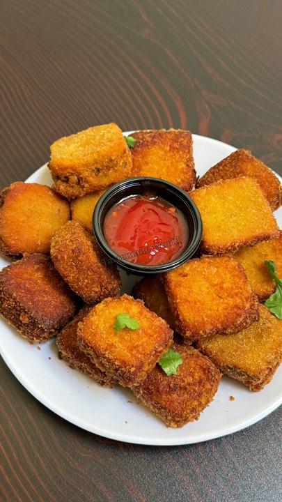 Mini Chicken Bread Patties Recipe #tastemadeworld #trending #chickenpatties #patties #breadsnacks