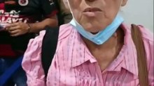 🎥 Una mujer de la tercera edad fall3ció instantes después de brindar una entrevista mientras reclamaba la entrega de sus medicamentos en una farmacia de Colombia.