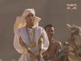Akhenaton et Néfertiti - ep2  part1/2