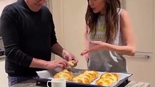 Δέσποινα Βανδή: Έτοιμα τα πρώτα τσουρέκια! Στην κουζίνα με τον  Καπετανίδη – Η viral συνταγή της
