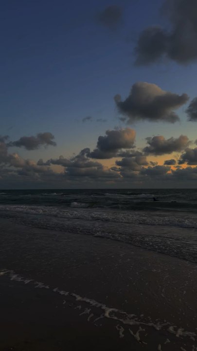 WoW le couché de soleil ☀️ vu sur une plage 🏖️