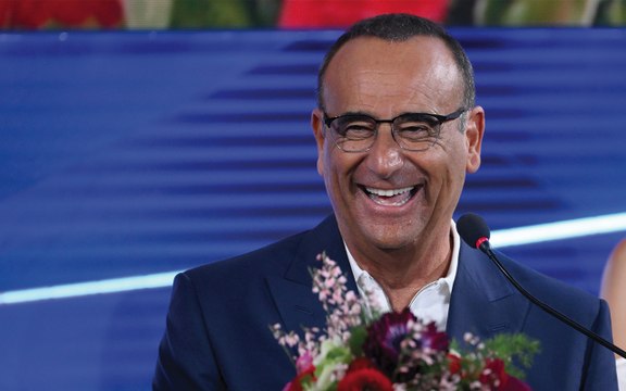 Sanremo 2026: Carlo Conti annuncia il duetto internazionale di Eros Ramazzotti e Alicia Keys