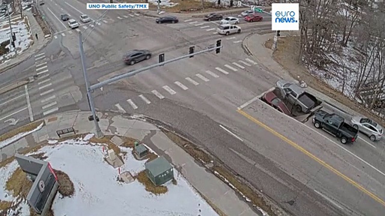 Sudden sinkhole swallows cars in Nebraska