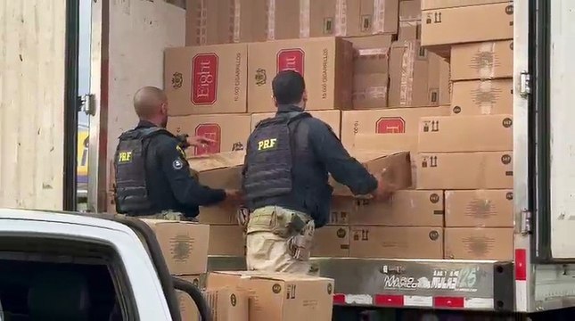 Carga de cigarros contrabandeados é apreendida em Arapiraca