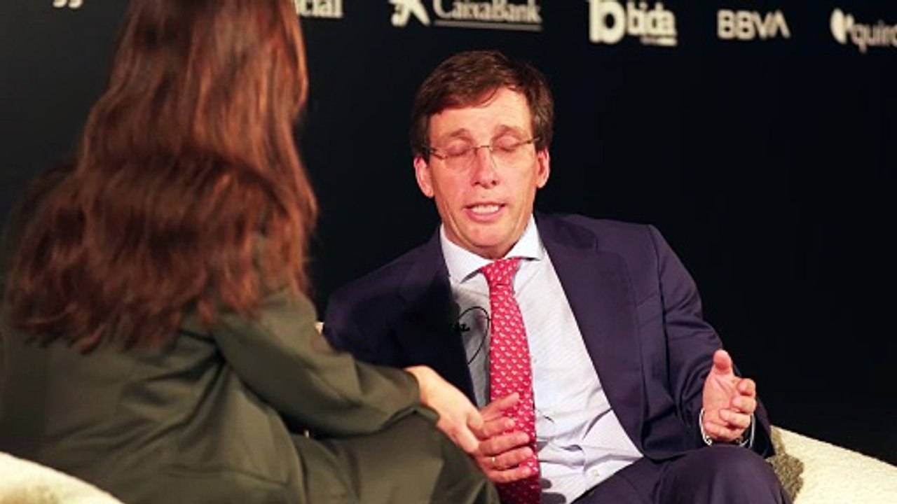 Almeida: "Prefiero periódicos sin democracia que democracia sin periódicos"