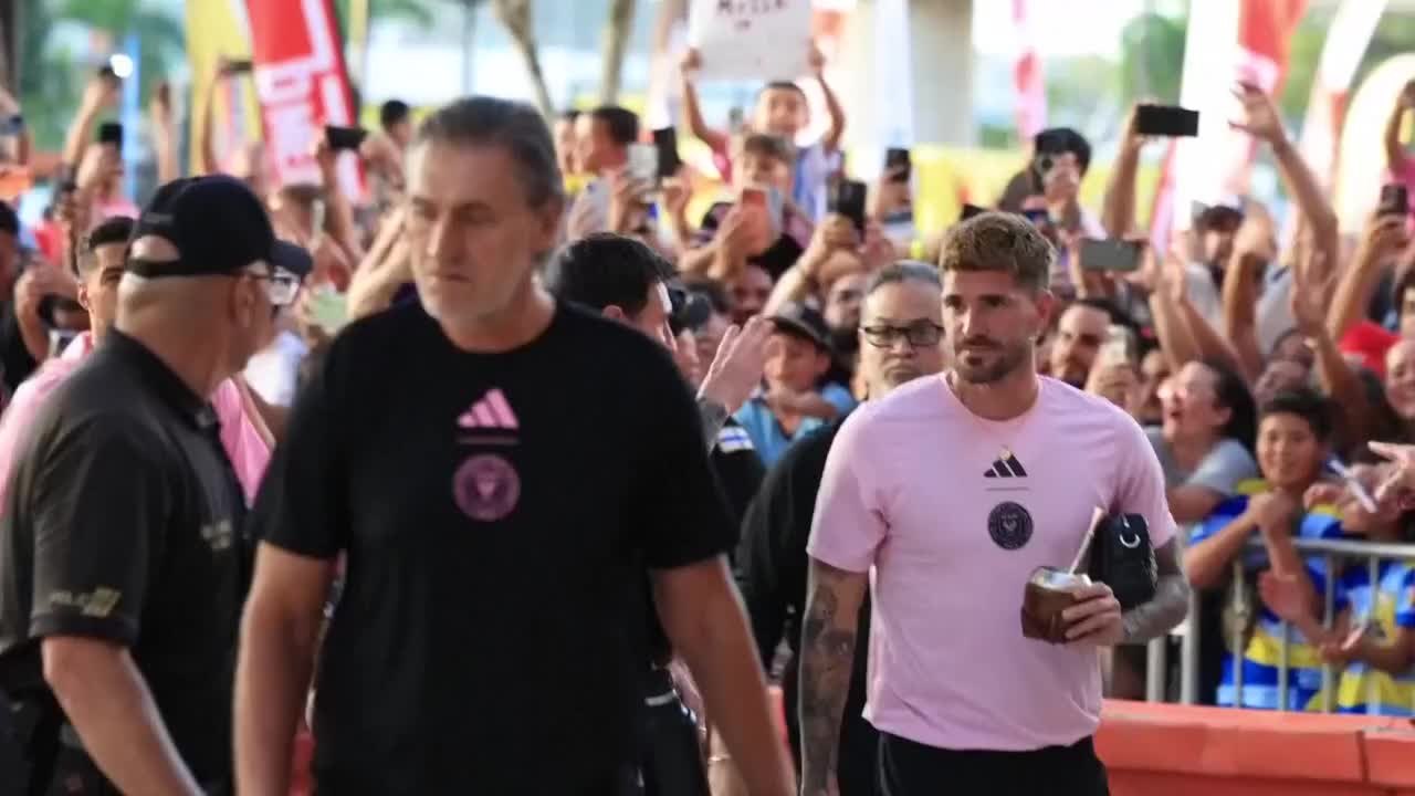Lionel Messi makes Puerto Rico goes wild